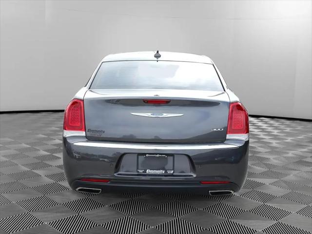 2021 Chrysler 300 Touring L