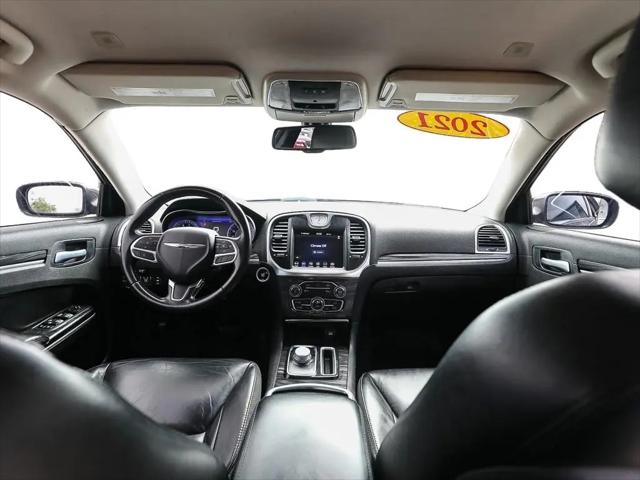 2021 Chrysler 300 Touring L
