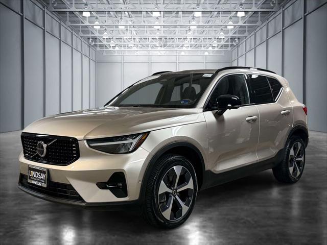 2024 Volvo XC40 B5 Plus Dark Theme for sale in Alexandria, VA