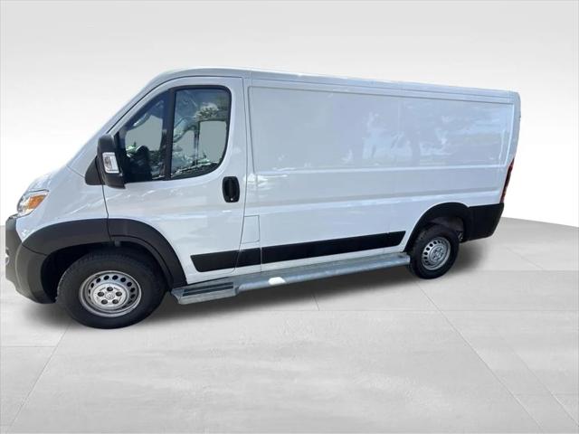 2025 RAM ProMaster 2500 Cargo Van Tradesman Low Roof 136 WB w/Pass Seat