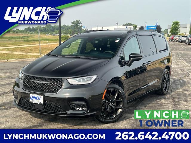2023 Chrysler Pacifica Touring L for sale in Mukwonago, WI