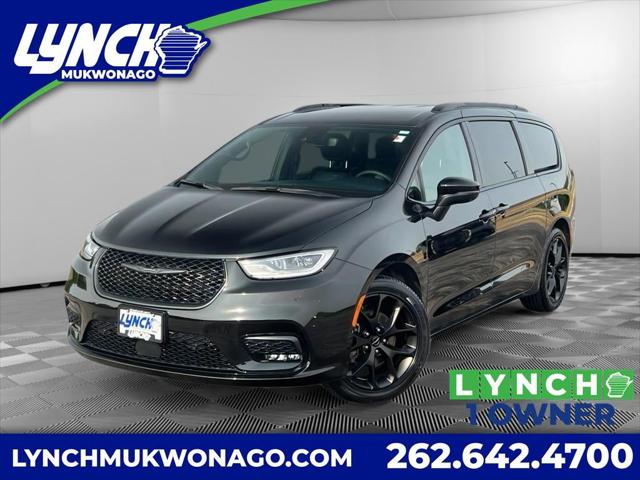 2023 Chrysler Pacifica Touring L for sale in Mukwonago, WI