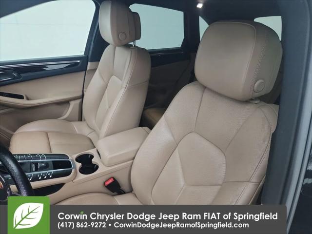 2020 Porsche Macan Base