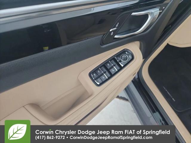 2020 Porsche Macan Base
