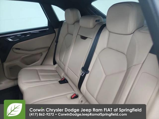 2020 Porsche Macan Base