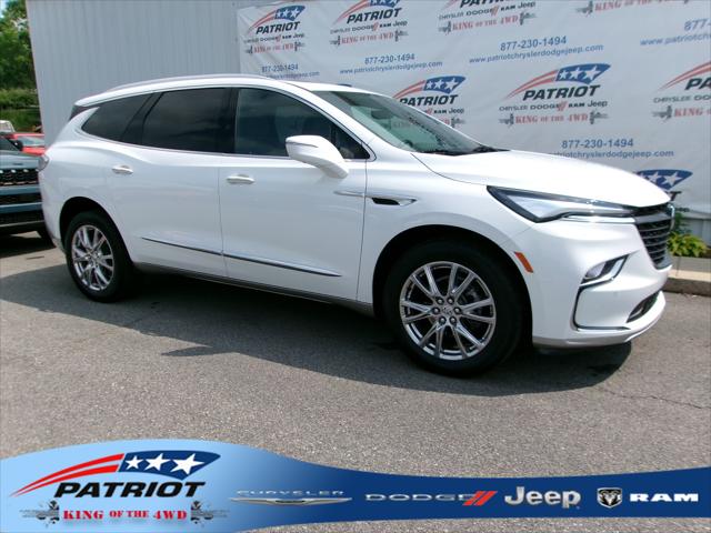 2024 Buick Enclave Essence AWD 2024 Buick Enclave Essence AWD