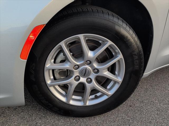 Used 2024 Chrysler Pacifica Touring L For Sale in Jackson, MI