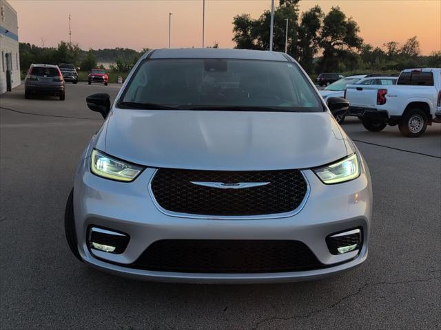 Used 2024 Chrysler Pacifica Touring L For Sale in Jackson, MI