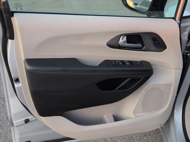 Used 2024 Chrysler Pacifica Touring L For Sale in Jackson, MI