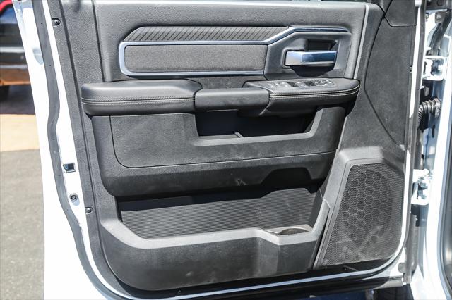 2026 Ram 3500 Big Horn Crew Cab 4x4 8 Box