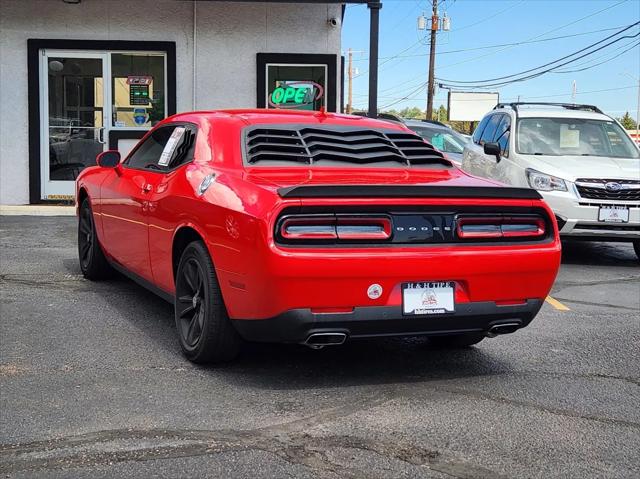 2015 Dodge Challenger SXT