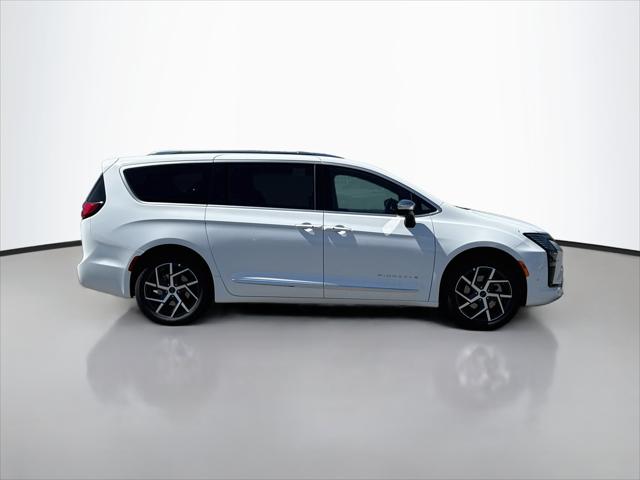 2027 Chrysler Pacifica Pinnacle