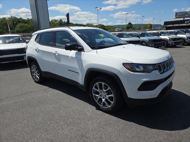 2022 Jeep Compass Latitude Lux 4x4 for sale in Hamburg, PA