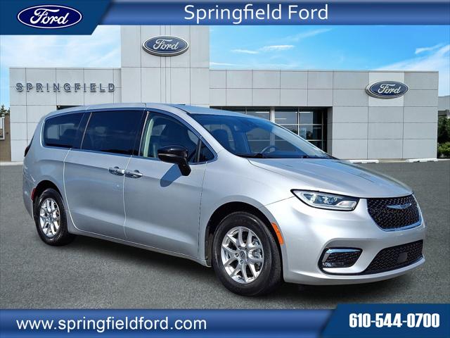 2024 Chrysler Pacifica Touring L for sale in Springfield, PA