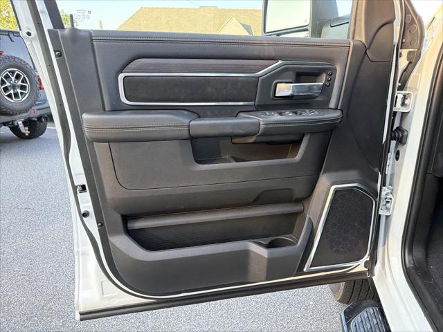 2026 Ram 3500 Laramie Crew Cab 4x4 8 Box