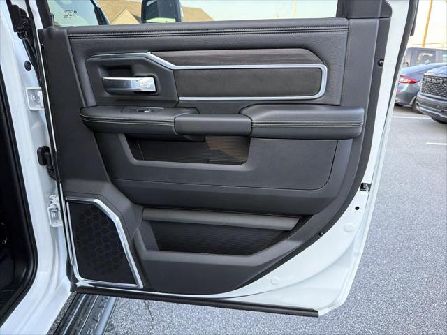 2026 Ram 3500 Laramie Crew Cab 4x4 8 Box