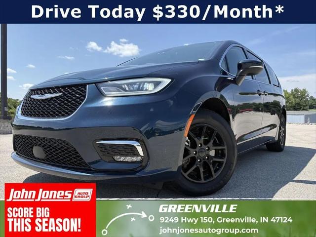 2023 Chrysler Pacifica Touring L for sale in Greenville, IN