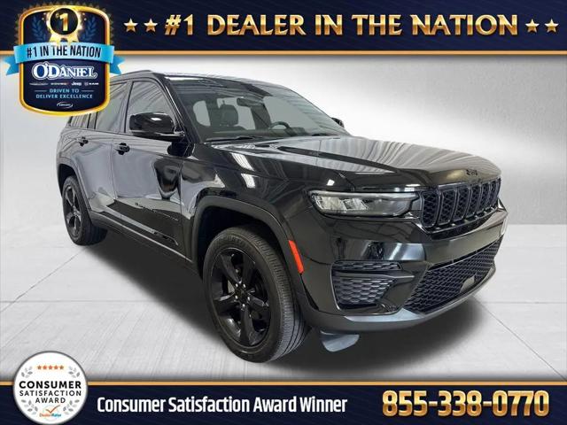 2023 Jeep Grand Cherokee Altitude 4x4 for sale in Fort Wayne, IN