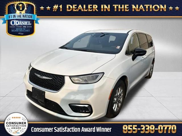 2025 Chrysler Pacifica Select for sale in Fort Wayne, IN