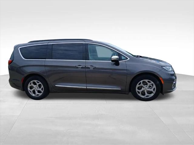 2023 Chrysler Pacifica Limited for sale in Ottawa, IL