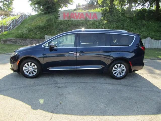 2019 Chrysler Pacifica Touring L for sale in Havana, IL