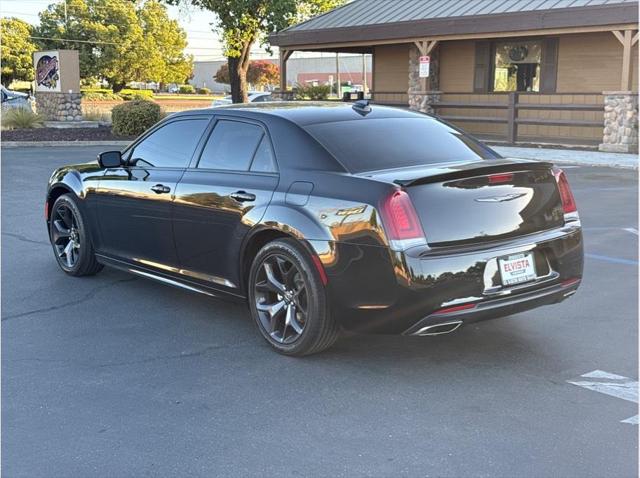 2021 Chrysler 300 Touring L