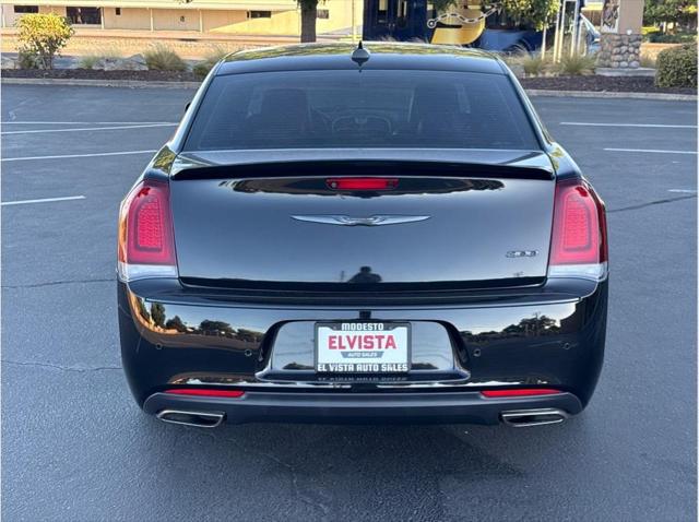 2021 Chrysler 300 Touring L