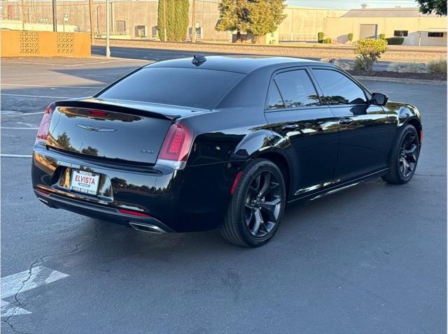 2021 Chrysler 300 Touring L