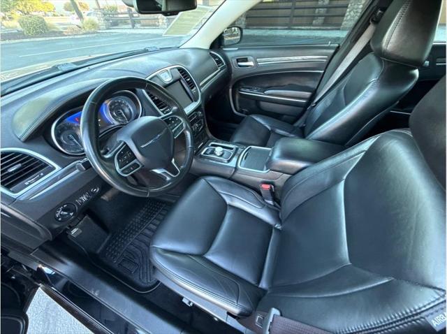 2021 Chrysler 300 Touring L