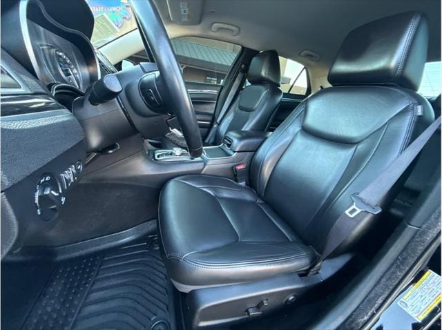 2021 Chrysler 300 Touring L