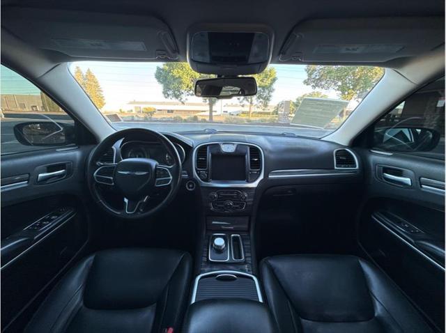 2021 Chrysler 300 Touring L