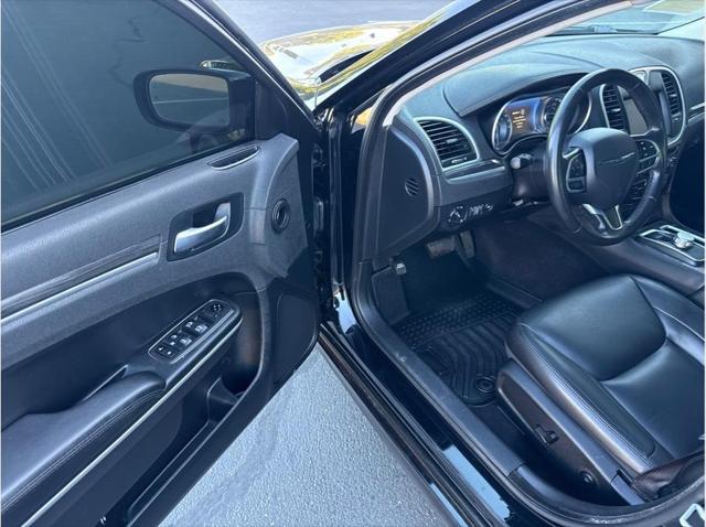 2021 Chrysler 300 Touring L