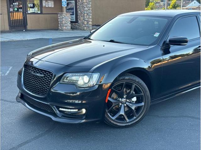 2021 Chrysler 300 Touring L