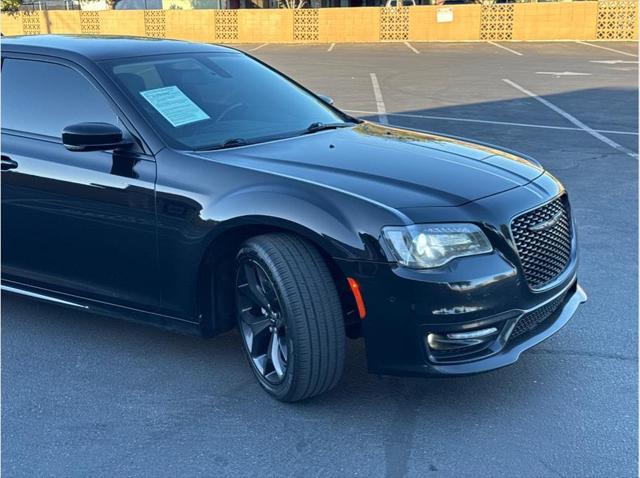 2021 Chrysler 300 Touring L
