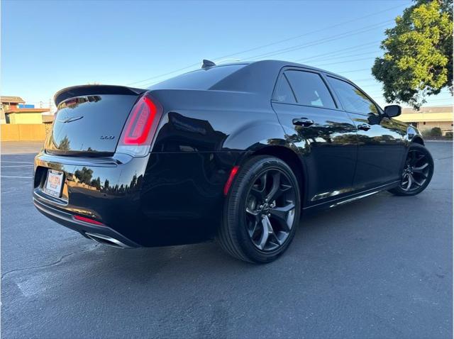 2021 Chrysler 300 Touring L