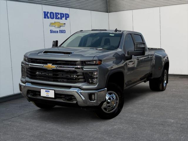 2026 Chevrolet Silverado 3500HD Crew Cab, Long Bed, LT Dual Rear Wheel, RWD for sale in La Vernia, TX