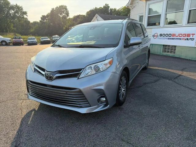 2018 Toyota Sienna XLE 8 Passenger for sale in Fairfield, OH