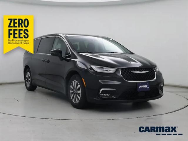 2022 Chrysler Pacifica Hybrid Touring L for sale in East Meadow, NY