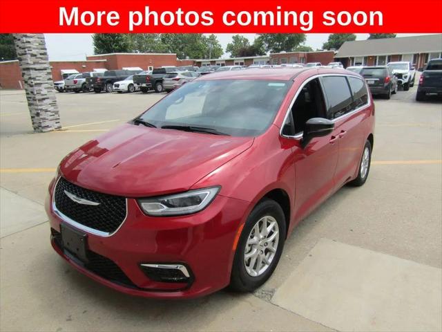 2025 Chrysler Pacifica Select for sale in Bethany, MO
