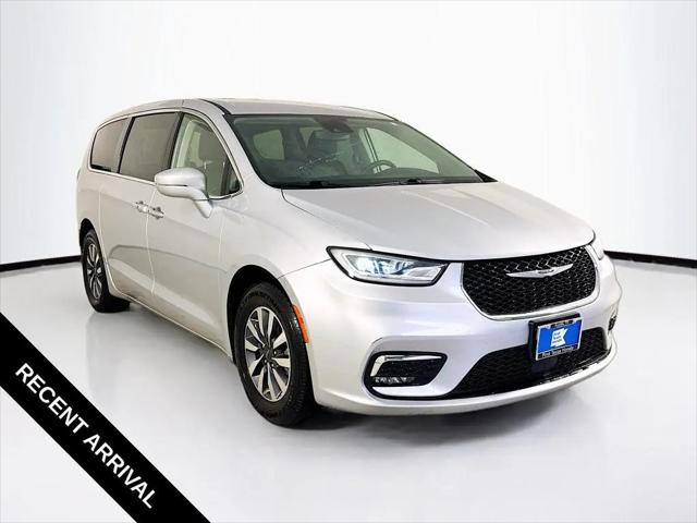 2022 Chrysler Pacifica Hybrid Touring L for sale in Austin, TX