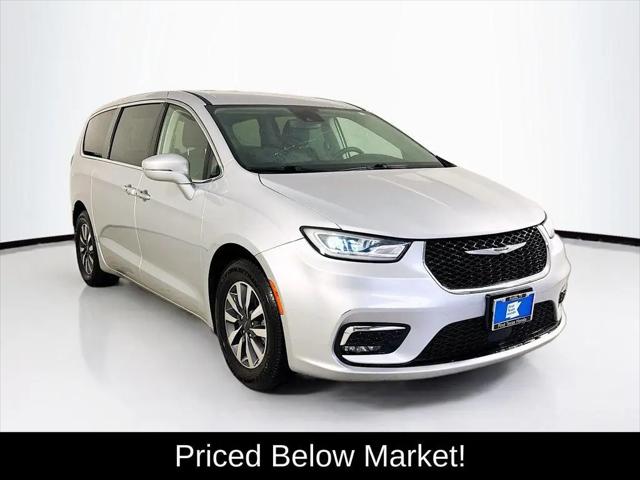 2022 Chrysler Pacifica Hybrid Touring L for sale in Austin, TX