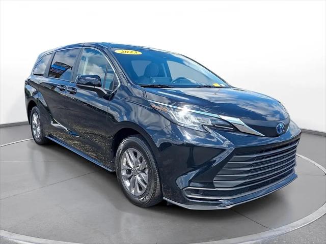 2023 Toyota Sienna LE for sale near Beavercreek, OH