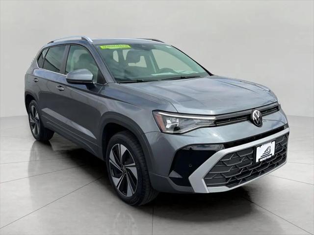2025 Volkswagen Taos 1.5T SE for sale in Green Bay, WI
