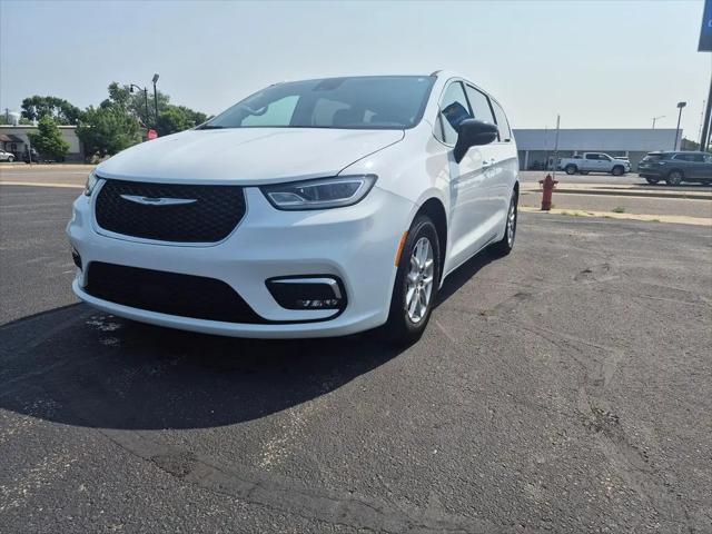2024 Chrysler Pacifica Touring L for sale in Staples, MN
