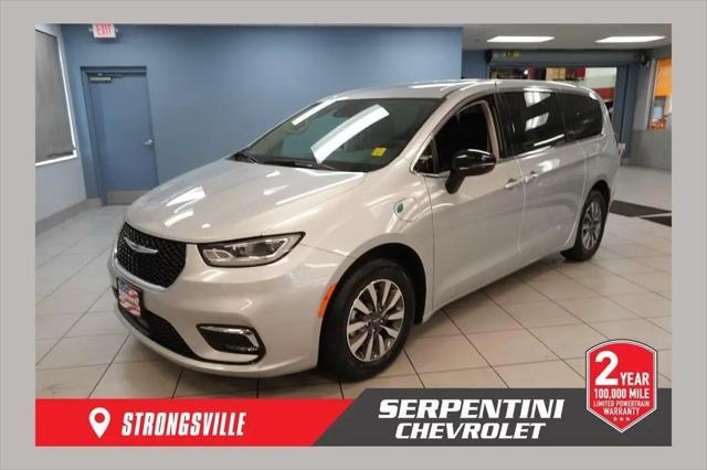 2024 Chrysler Pacifica Hybrid Select for sale in Strongsville, OH