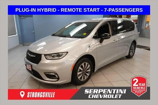 2024 Chrysler Pacifica Hybrid Select for sale in Strongsville, OH
