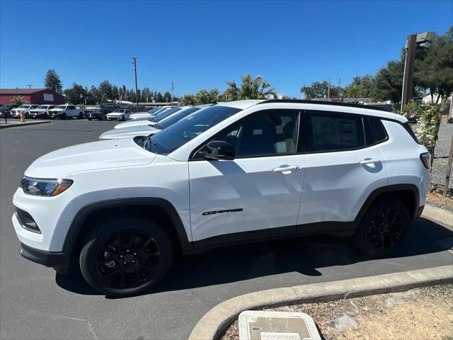 2026 Jeep Compass Latitude Altitude