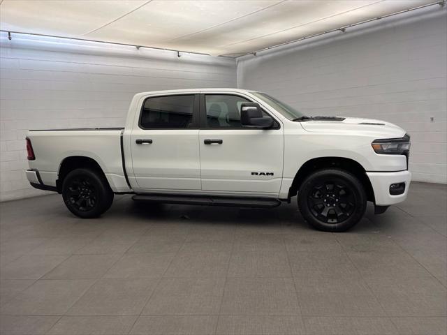 2026 RAM Ram 1500 RAM 1500 EXPRESS CREW CAB 4X4 57 BOX