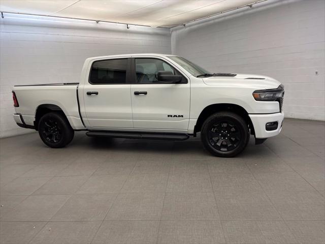 2026 RAM Ram 1500 RAM 1500 EXPRESS CREW CAB 4X4 57 BOX