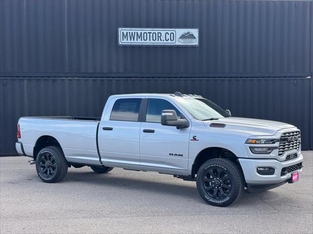 2027 RAM Ram 3500 RAM 3500 BIG HORN CREW CAB 4X4 8 BOX